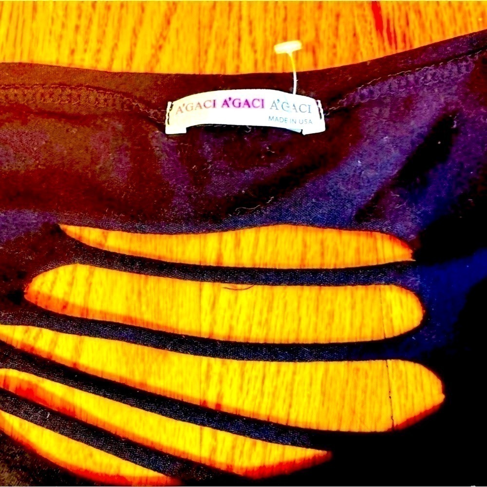 A’gaci Stunning Ripped Backless Top - Picture 5 of 7